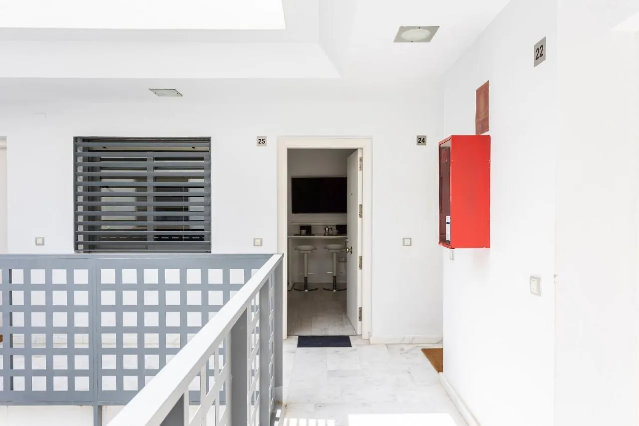 Holidays2Malaga Dos Aceras Apartment 0*, Malaga